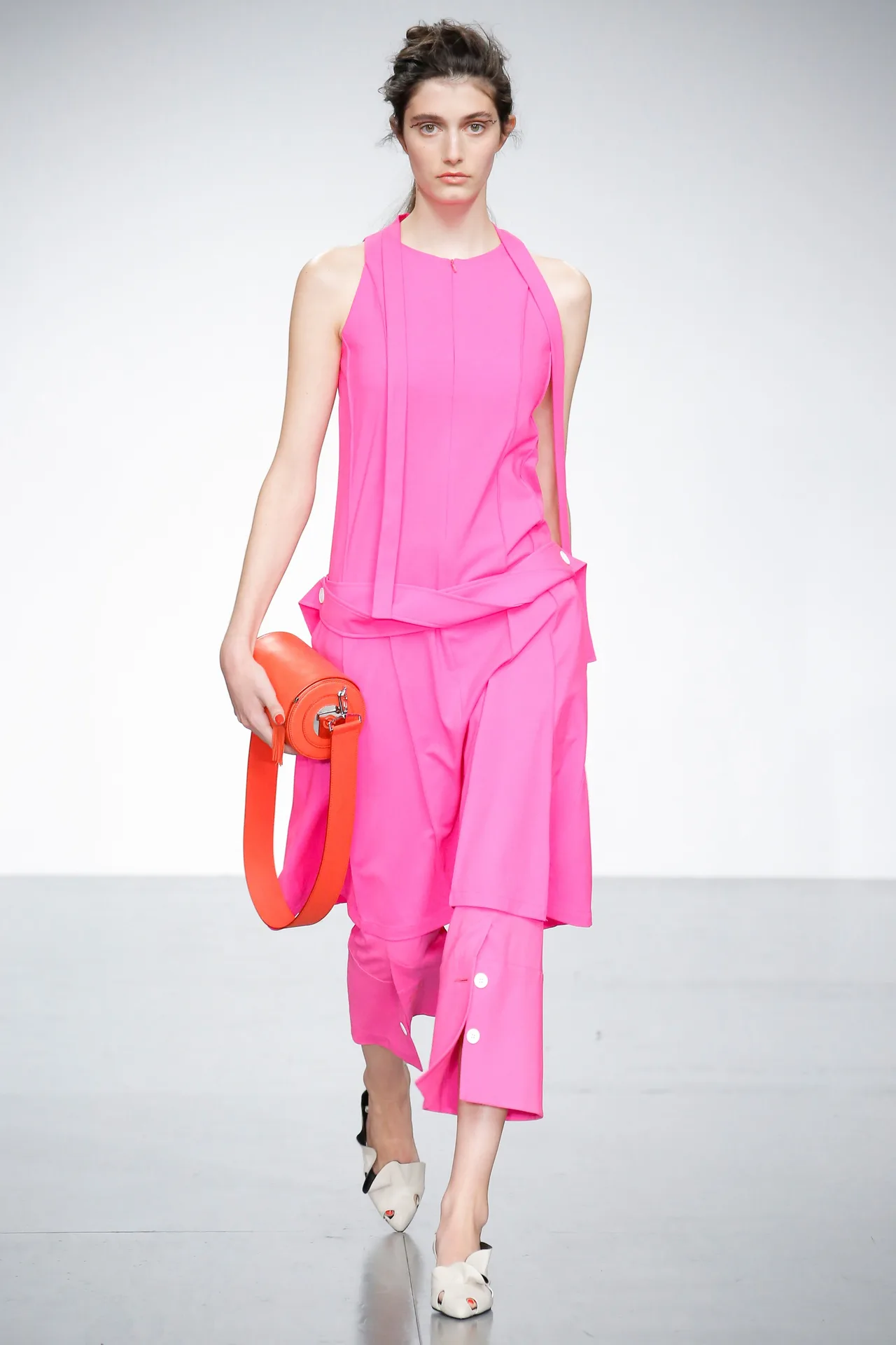 Một số bộ sưu tập nổi bật trong ngày thứ 2 LFW Spring 2018