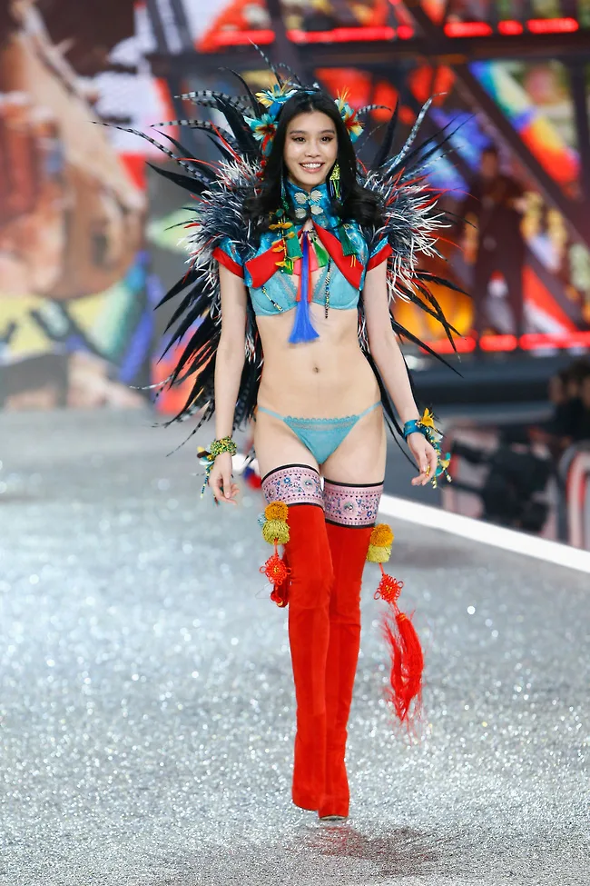Hình ảnh Victoria’s Secret Show đốt cháy mạng xã hội tuần qua ELLE VN