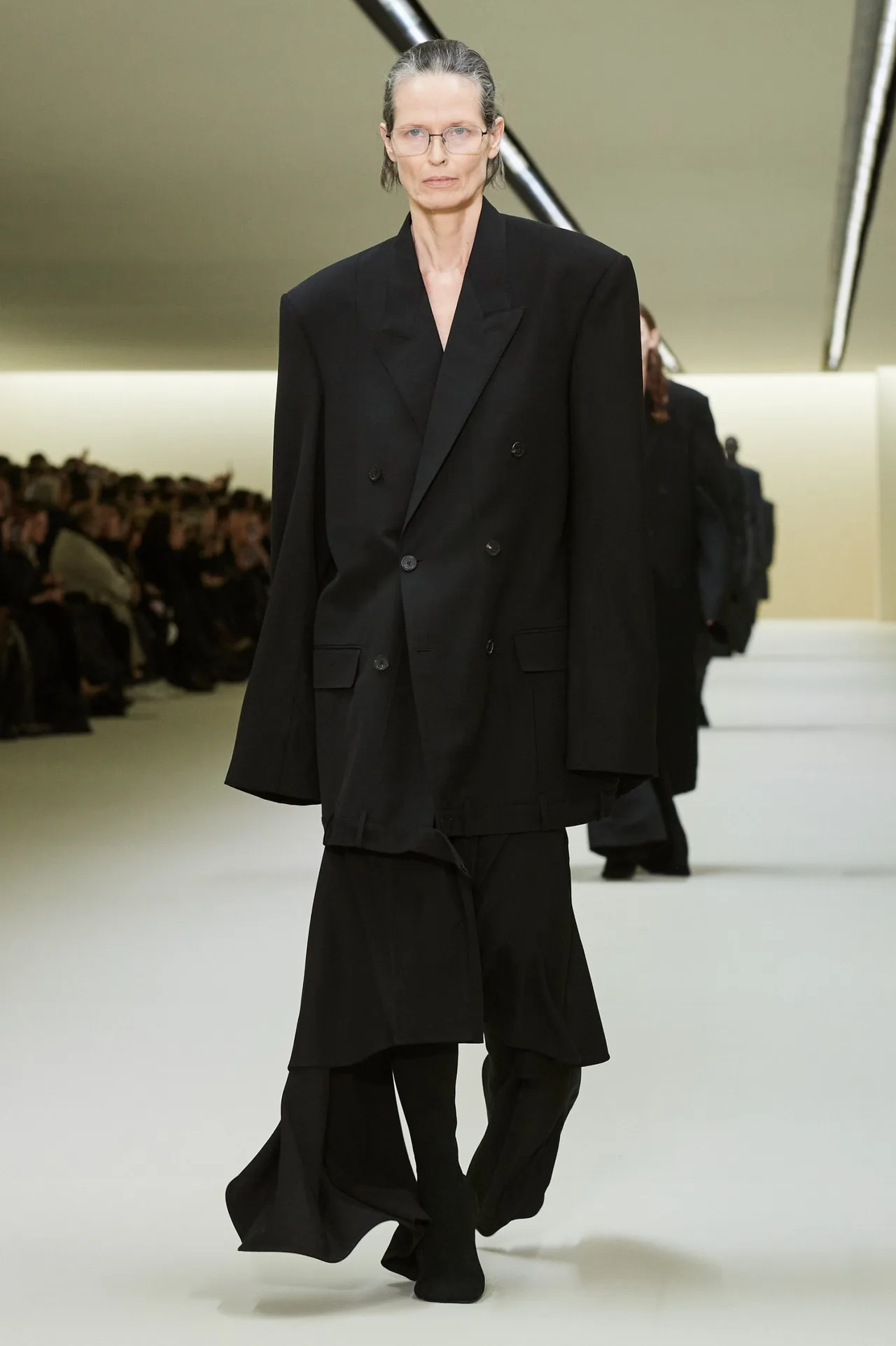 00005-balenciaga-fall-2023-ready-to-wear-credit-gorunway