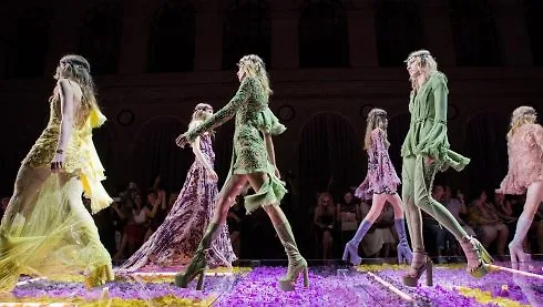 Versace 