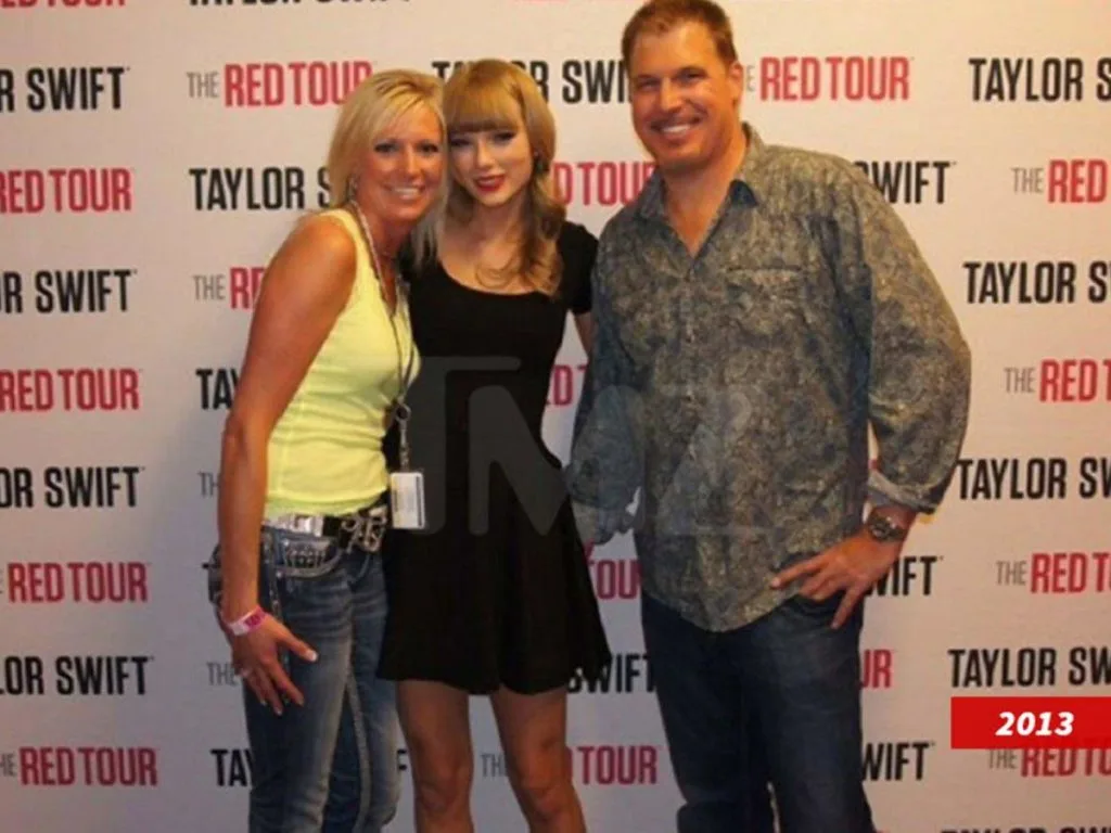 Taylor Swift thắng kiện và sức mạnh của 1 đô la Taylor Swift thắng kiện và sức mạnh của 1 đô la