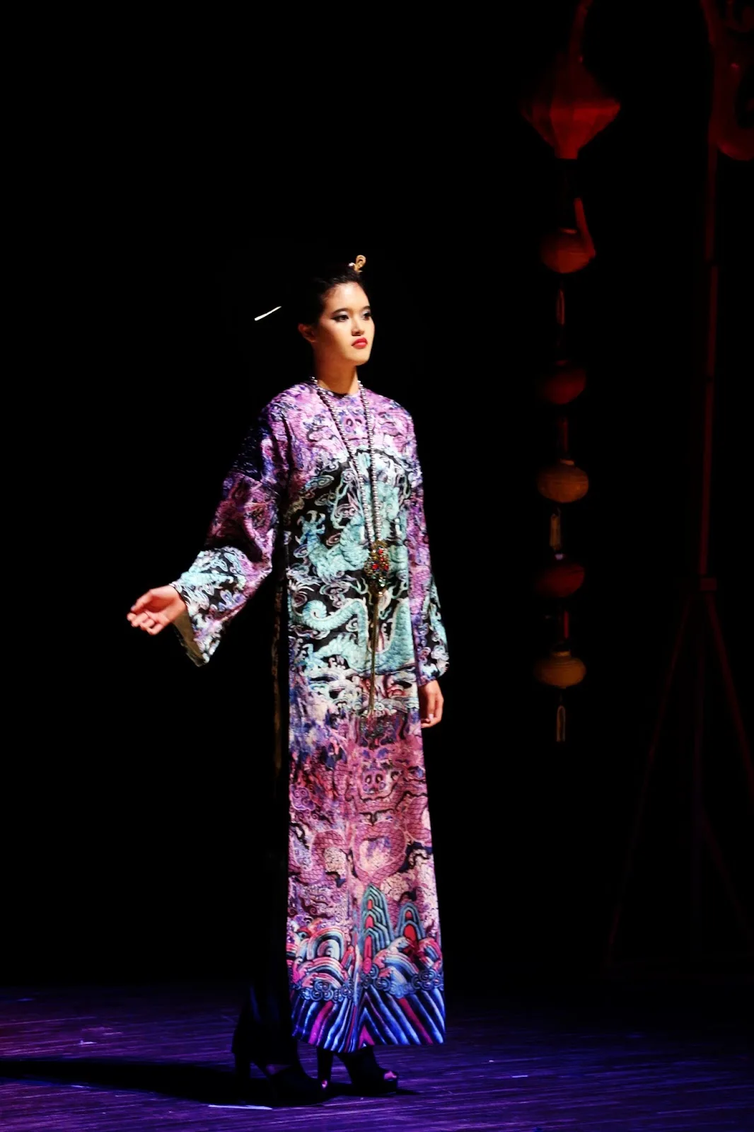 ao-dai-cuoi-Huynh-Hai-Long-Dang-The-Huy-Huong-xua-a