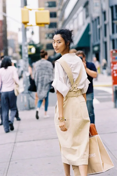 Cách phối đồ với Overall Dress