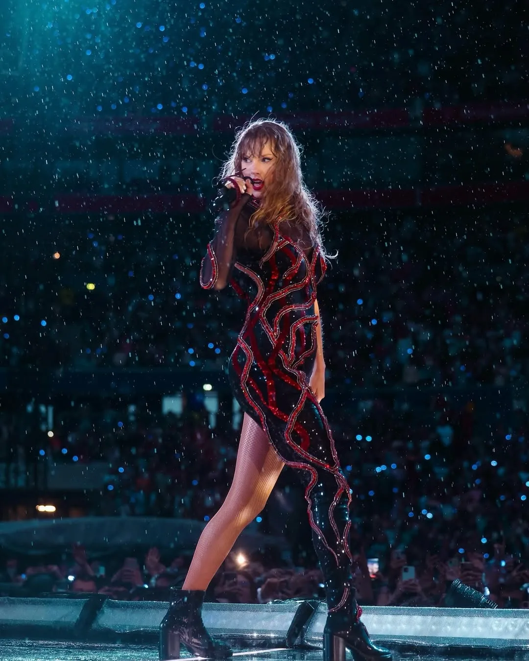 taylorswift diện bpdysuit