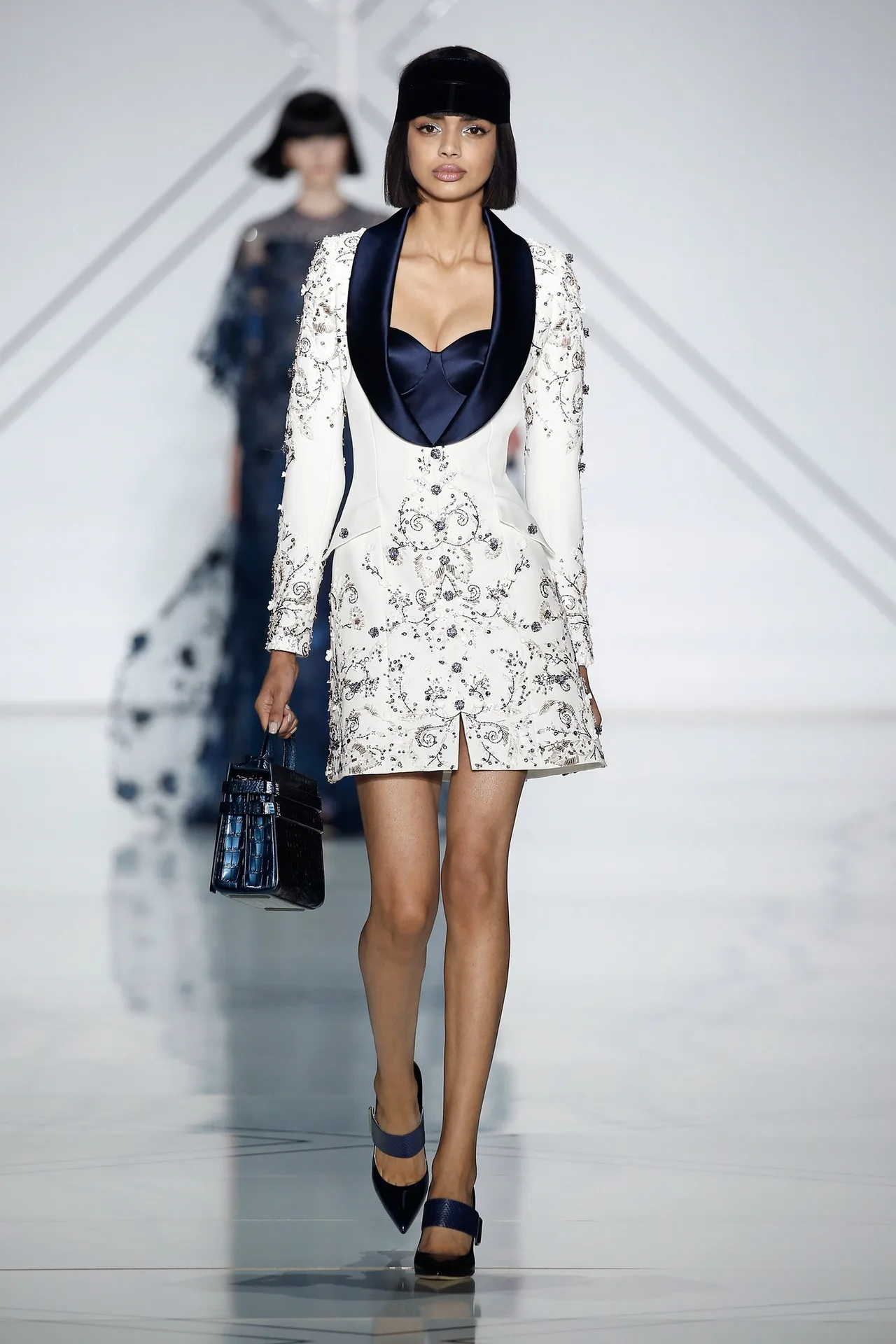 Những BST nổi bật tại tuần lễ Haute Couture Xuân-Hè 2017 - ELLE VN