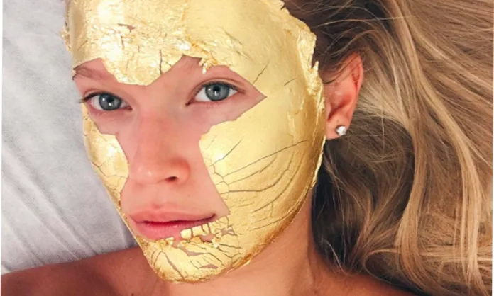 Khám phá mặt nạ vàng 24K - bí quyết mới của các sao Victoria's Secret ELLE VN
