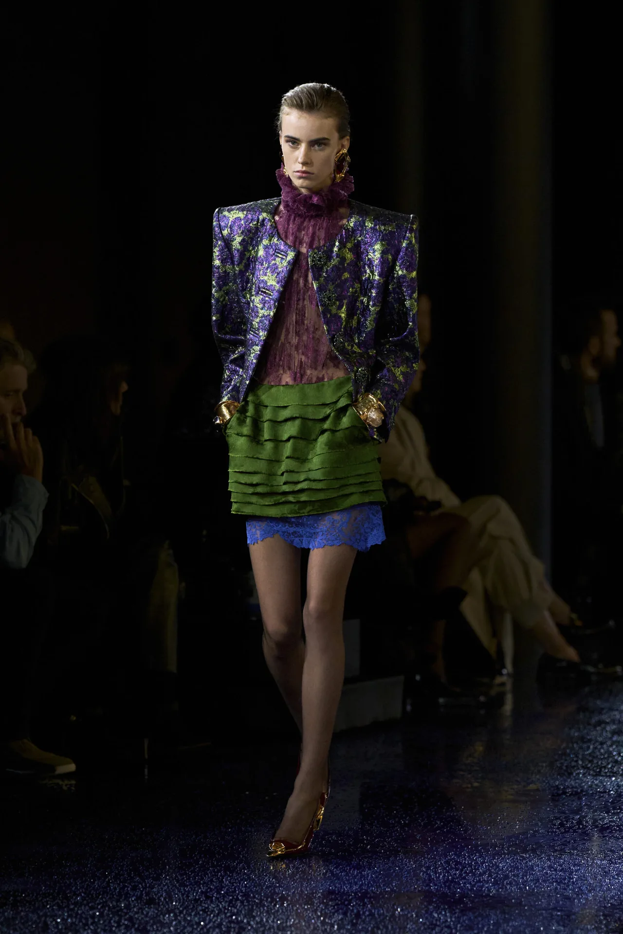 chân váy xanh lá Saint Laurent