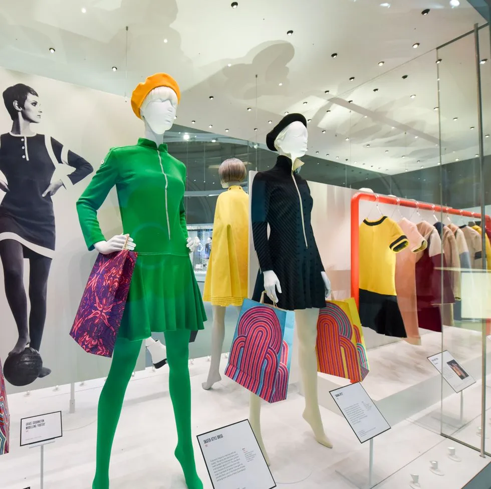 triển lãm trang phục mary quant