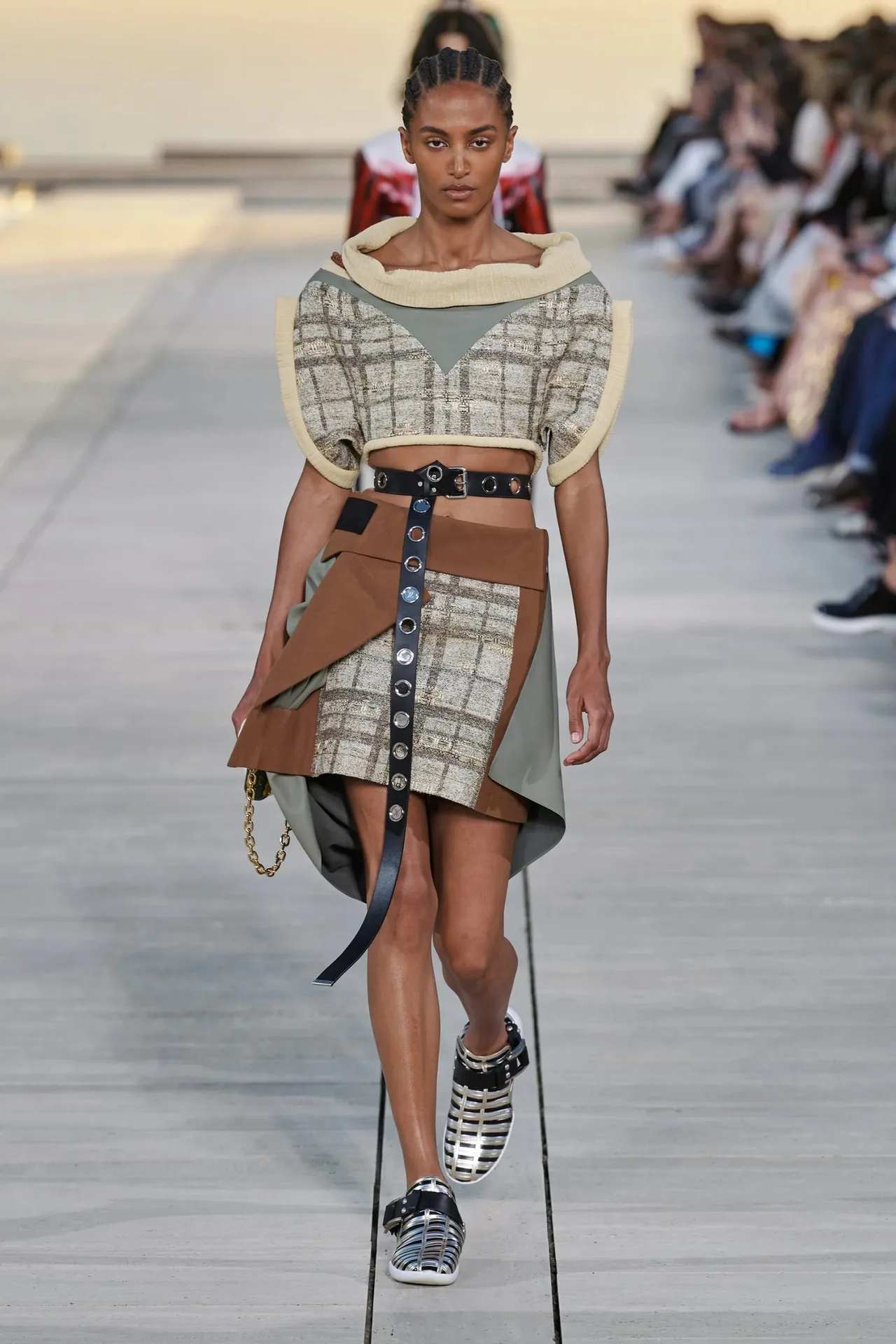 Louis Vuitton Cruise 2023 look 17