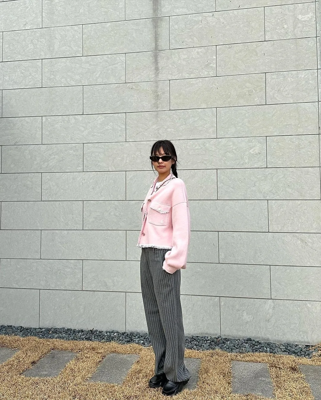 jennie outfit ngắm hoa anh đào