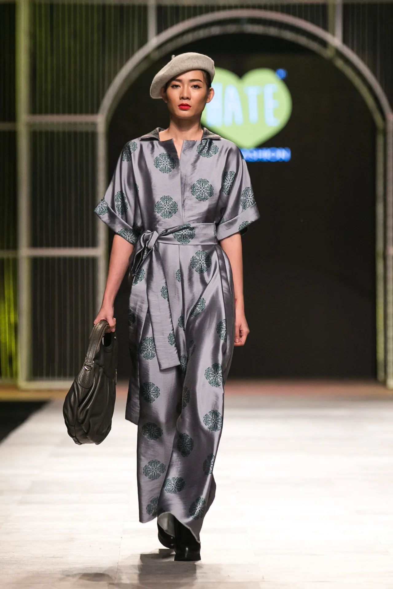 I HATE FASHION thả “Ký ức những mùa đông cũ kỹ” vào BST Thu-Đông 2016 tại VIFW - ELLE VN