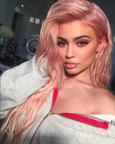 Kiểu trang điểm mắt nào đang khiến sao thế giới mê mẩn? Kylie Jenner