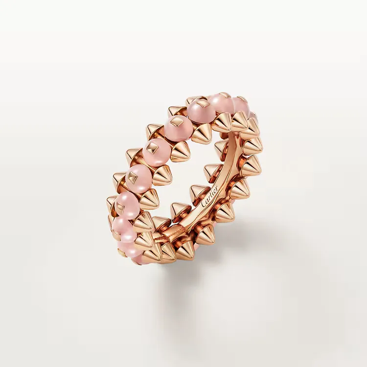 Cận cảnh chiếc nhẫn Clash de Cartier – tạo tác từ nguồn kim loại quý khai thác có đạo đức.
