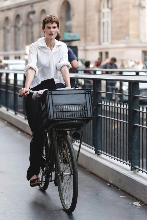 Cô gái Paris paris the gioi nuoc hoa