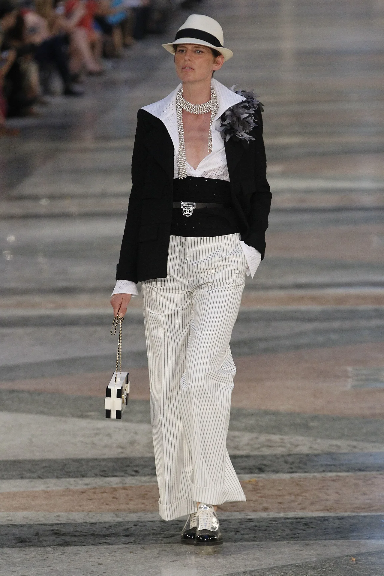 BST Chanel Resort 2017 – ellevietnam 01