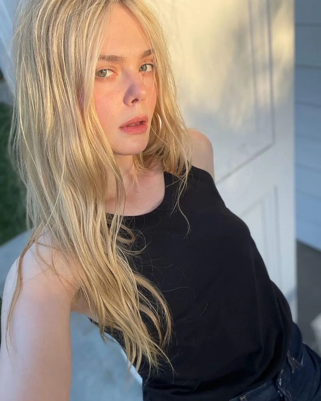 cẩm nang chăm sóc da với serum ha như elle fanning