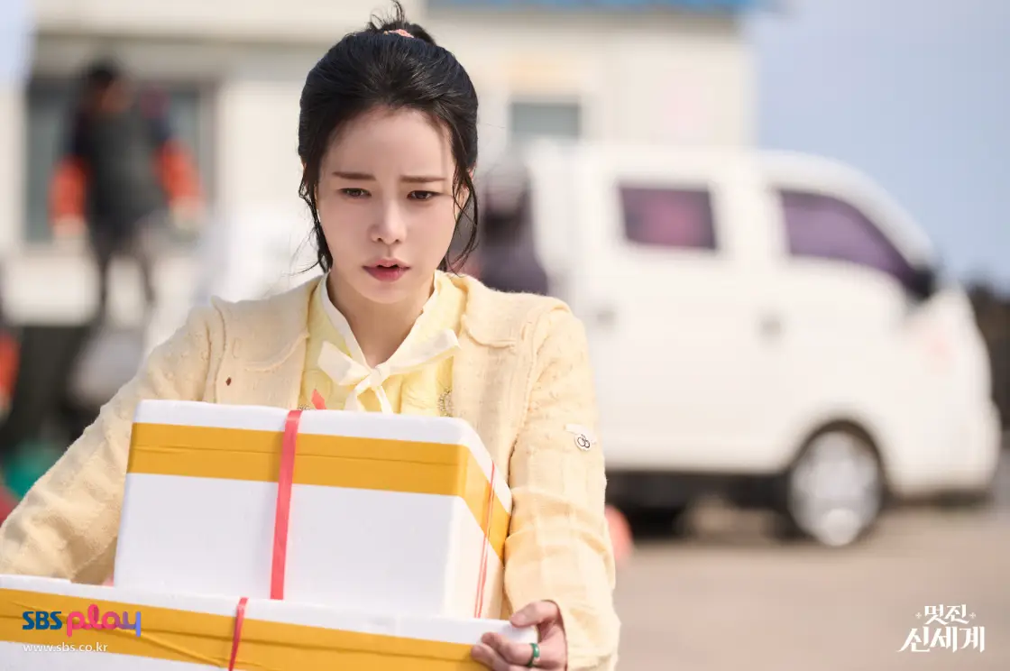 thời trang Lim Ji Yeon trong "Kẻ thù hoàng gia của tôi"