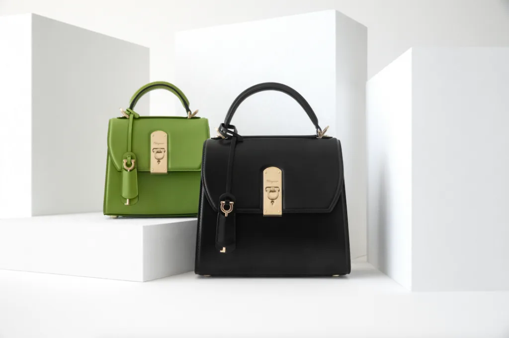 túi xách boxyz salvatore ferragamo màu đen và màu xanh lá cây
