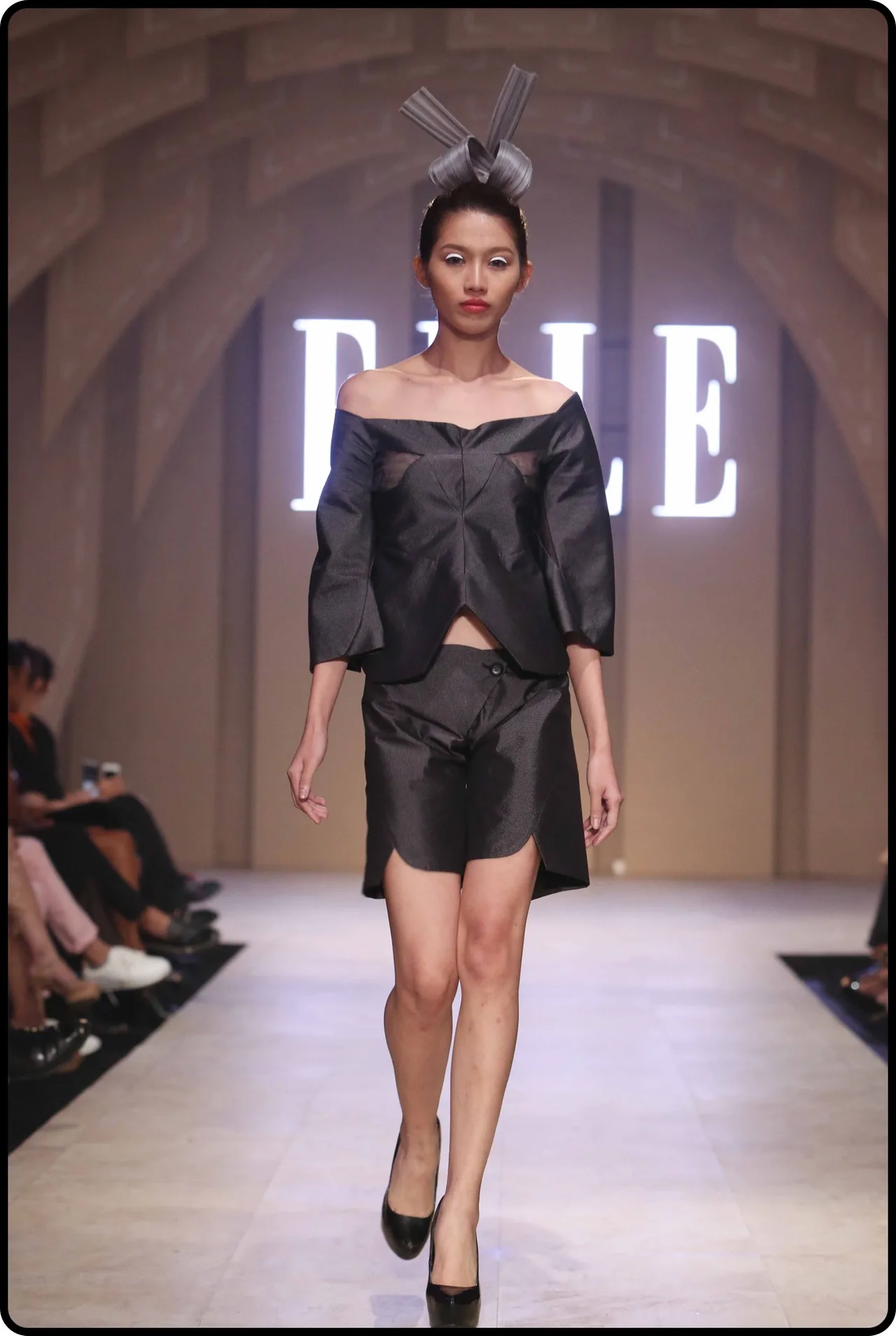 BST của NTK Nuchsuda tại ELLE Fashion Journey 2016