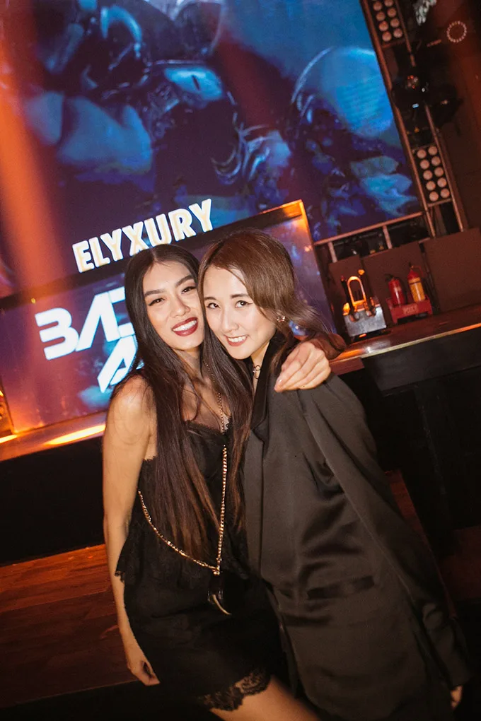 Hot girl Thảo Nhi Lê và Julia Đoàn