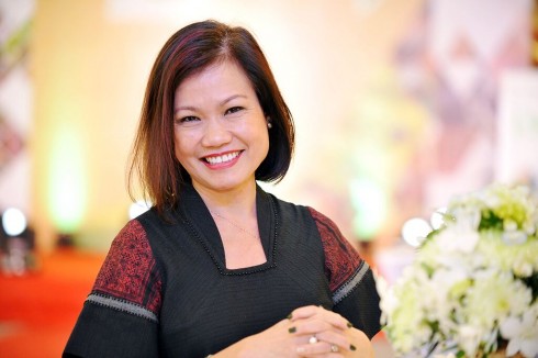 Lợi nhuận thu được từ việc bán bộ sưu tập sẽ được trao tặng lại cho người dân làng.