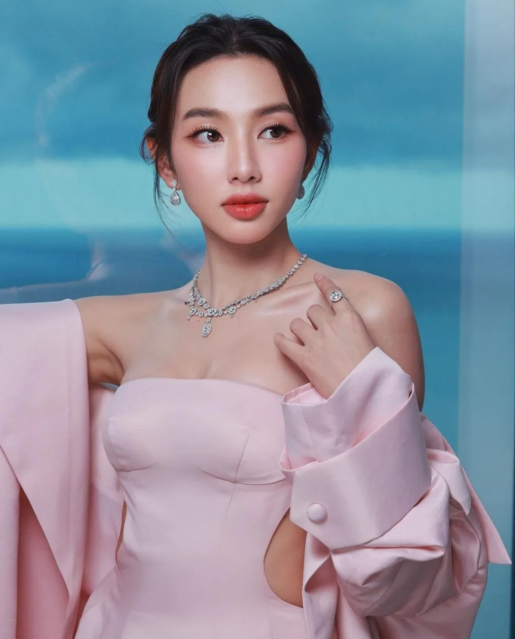Nét đẹp nhẹ nhàng của nàng hậu 1998. Nét đẹp nhẹ nhàng của nàng hậu 1998.