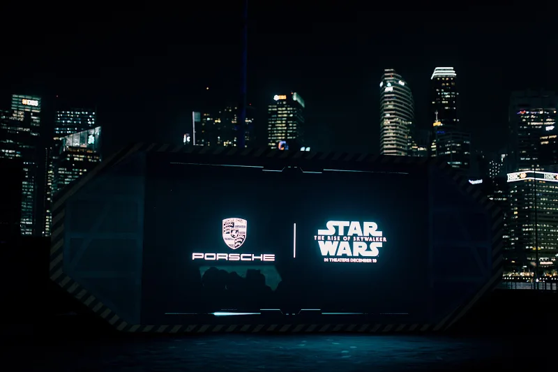 Porsche X Star Wars 2 xe Taycan ELLE Man Porsche X Star Wars 2 xe Taycan ELLE Man