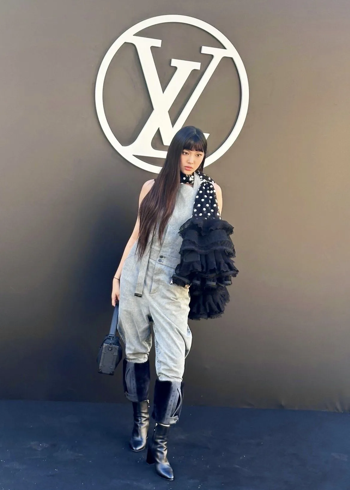 @newjeanspics diện bản phối louis Vuitton