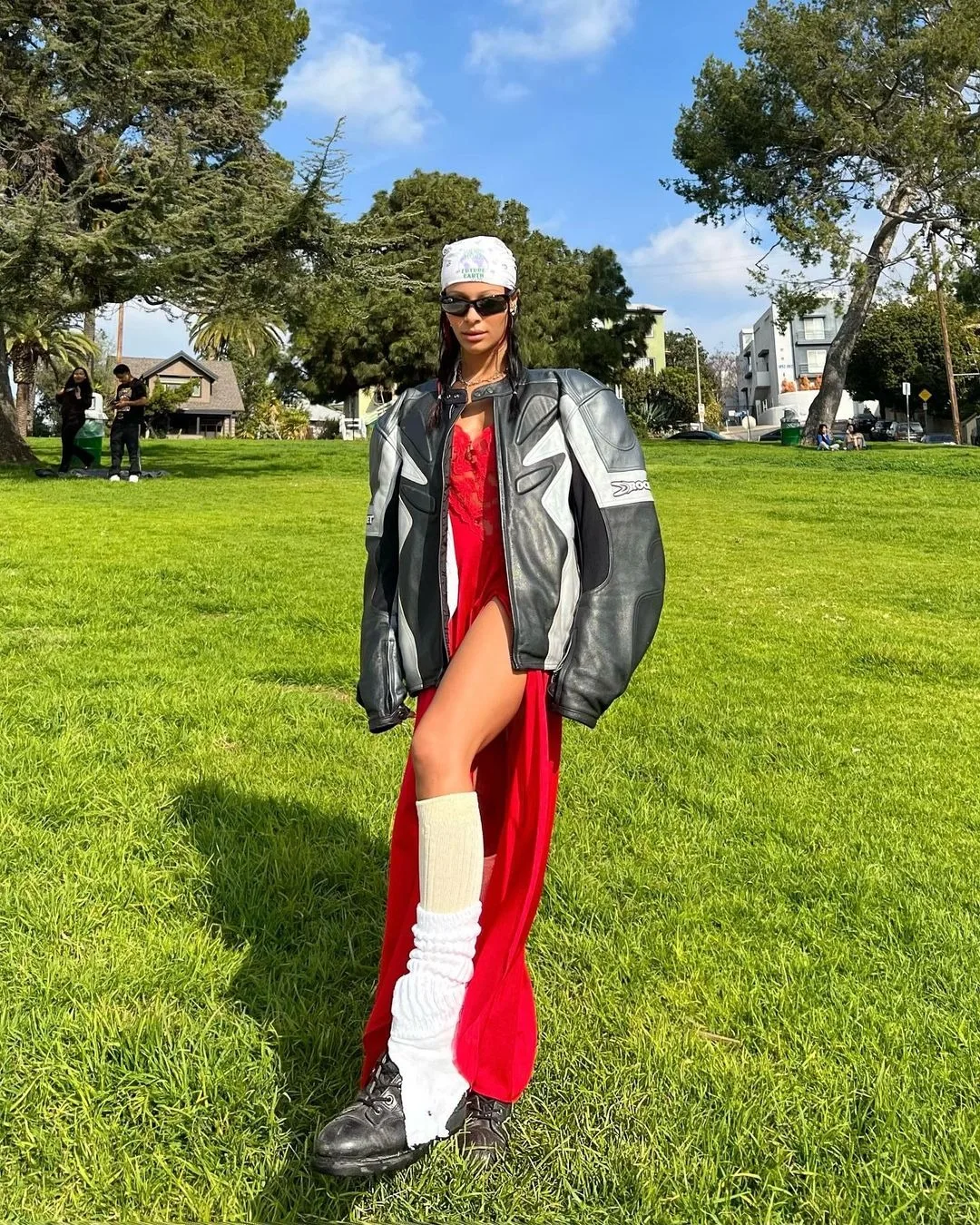 sami miro mặc racing jacket