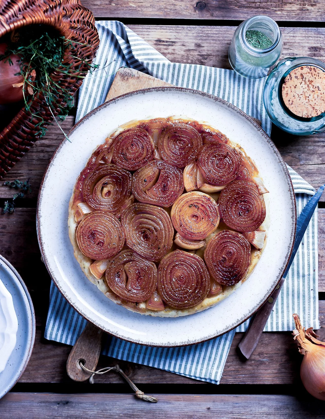 bánh tart tartin hành tây