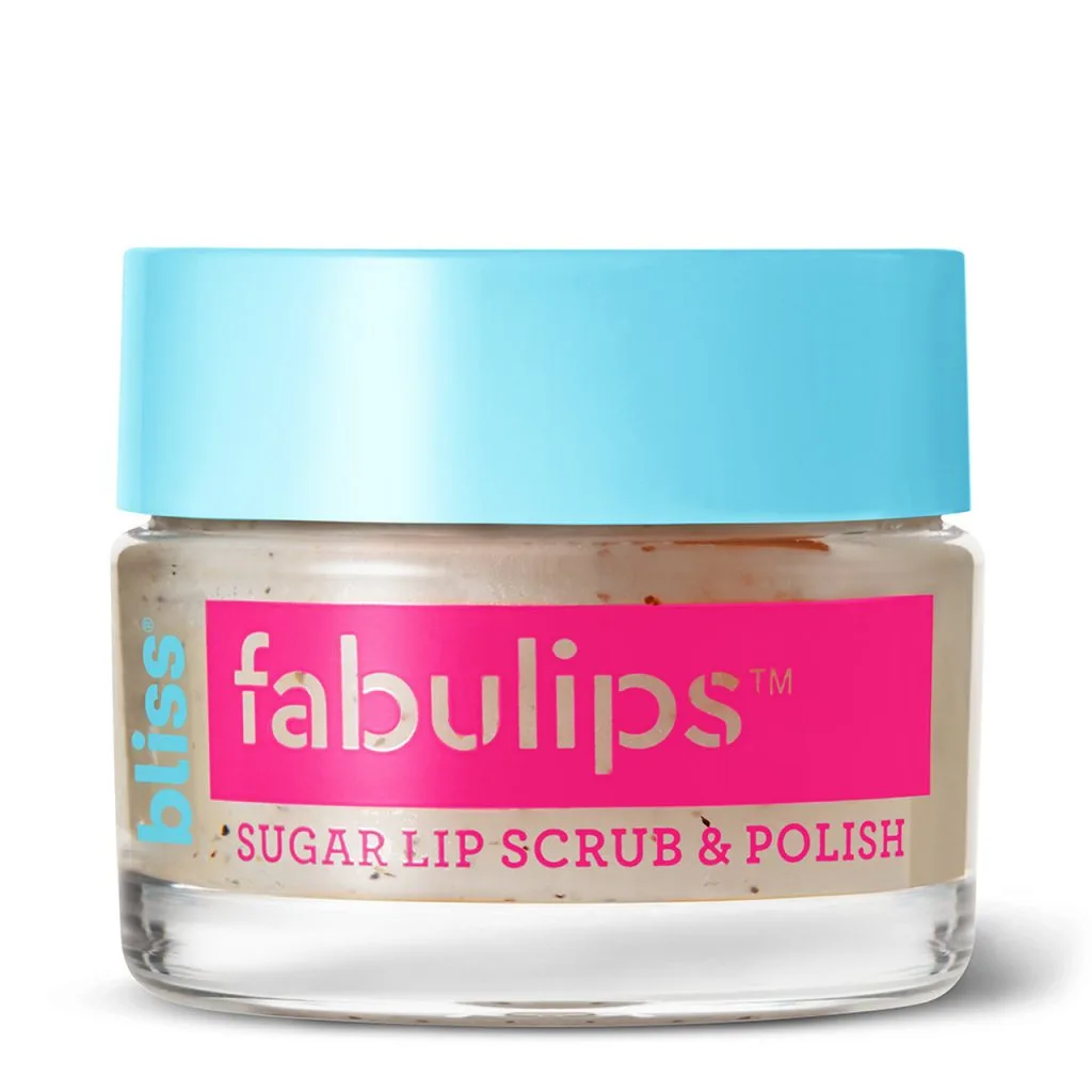 Những sản phẩm tẩy tế bào chết môi như Bliss Fabulips sẽ đem đến cho bạn đôi môi mềm mượt và giữ màu son lâu hơn.
