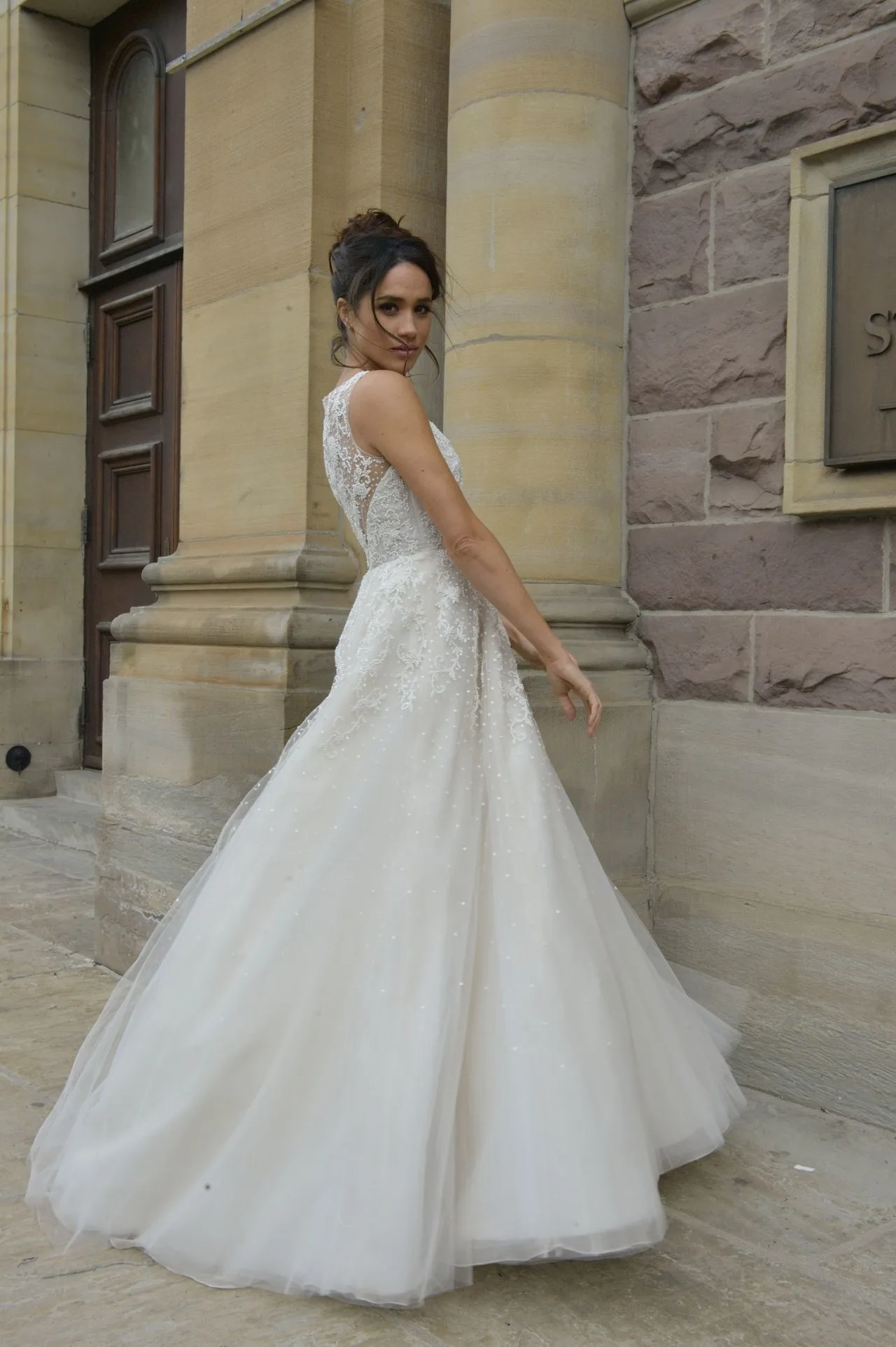 Ai là ứng cử viên sáng giá thiết kế váy cưới cho nàng dâu tương lai Meghan Markle trong ngày trọng đại Ai là ứng cử viên sáng giá thiết kế váy cưới cho nàng dâu tương lai Meghan Markle trong ngày trọng đại