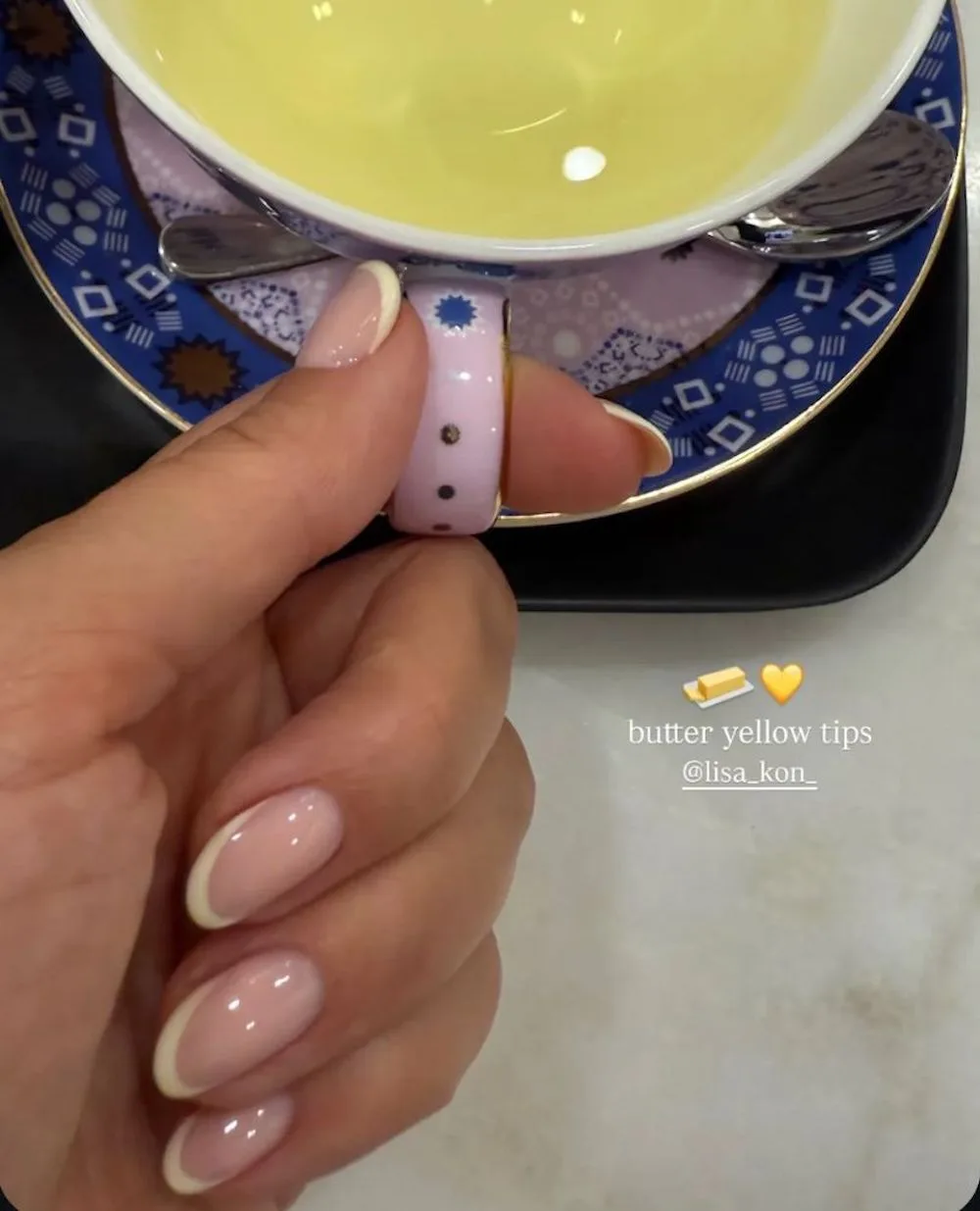Vàng bơ french tip