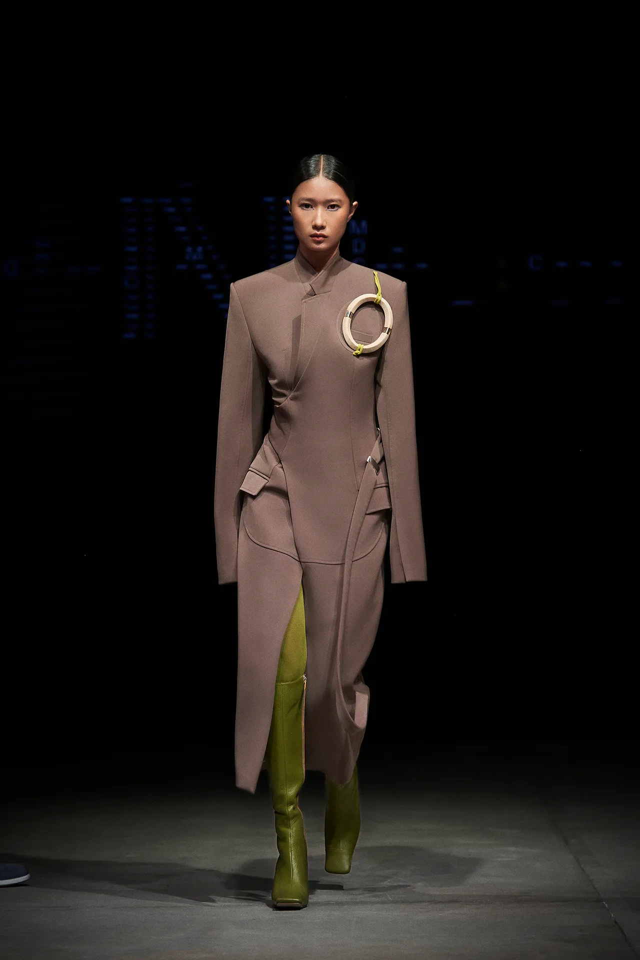 BST INFLOWING của NTK Cường Đàm look 21
