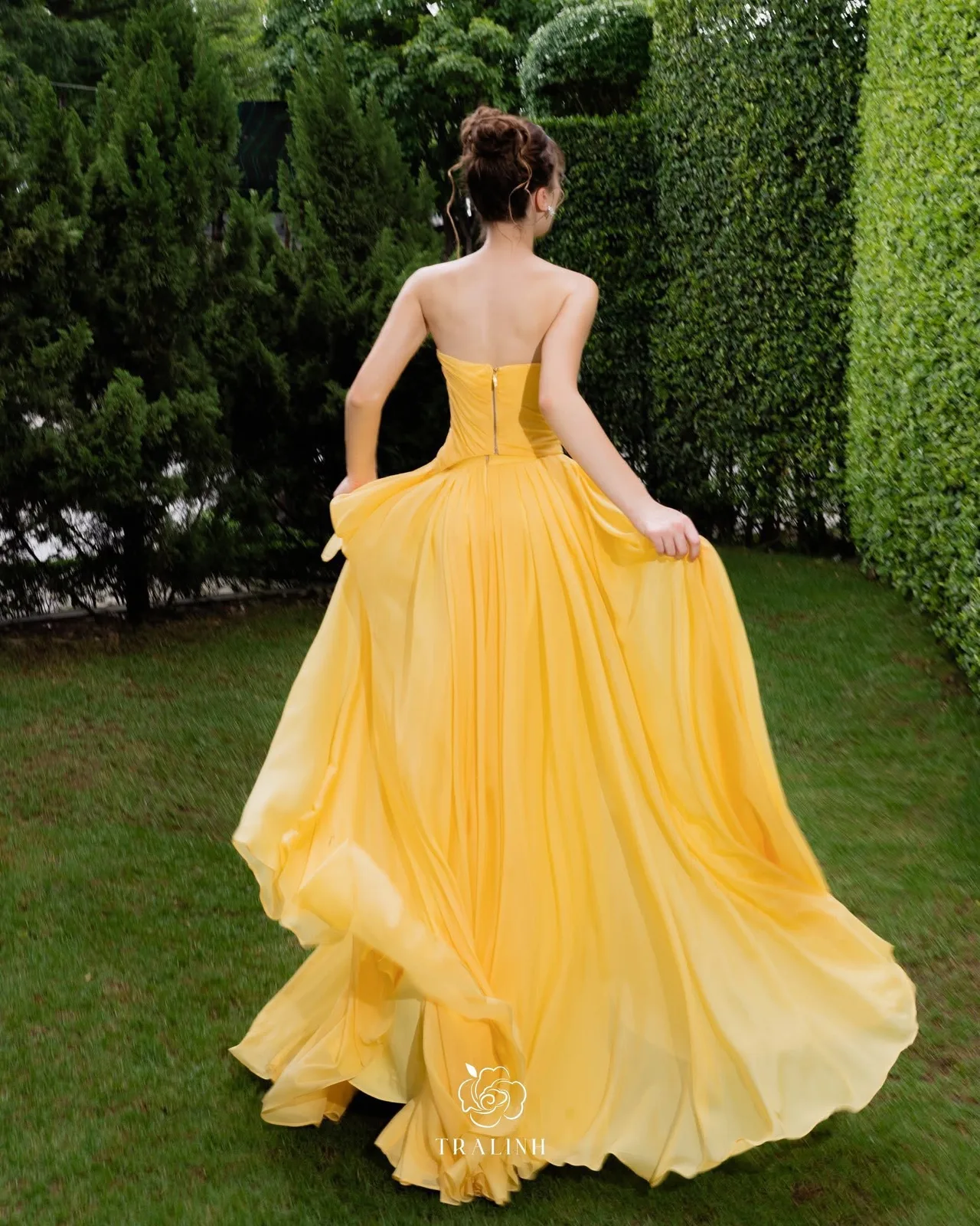 thiết kế váy dạ hội TRALINH