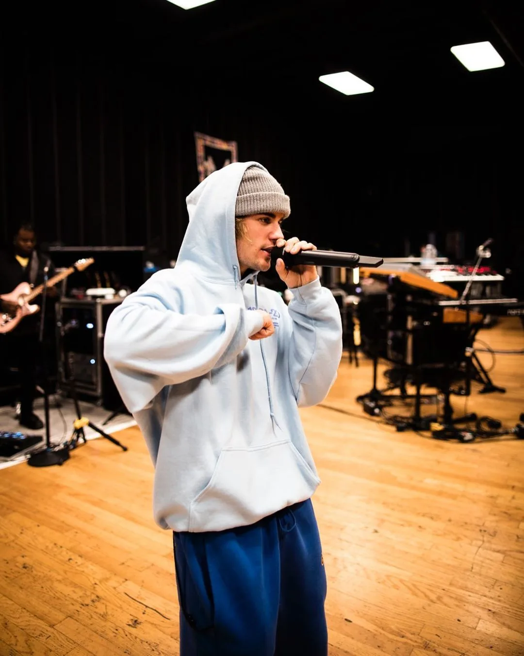 Justin Bieber làm việc chủ động hơn