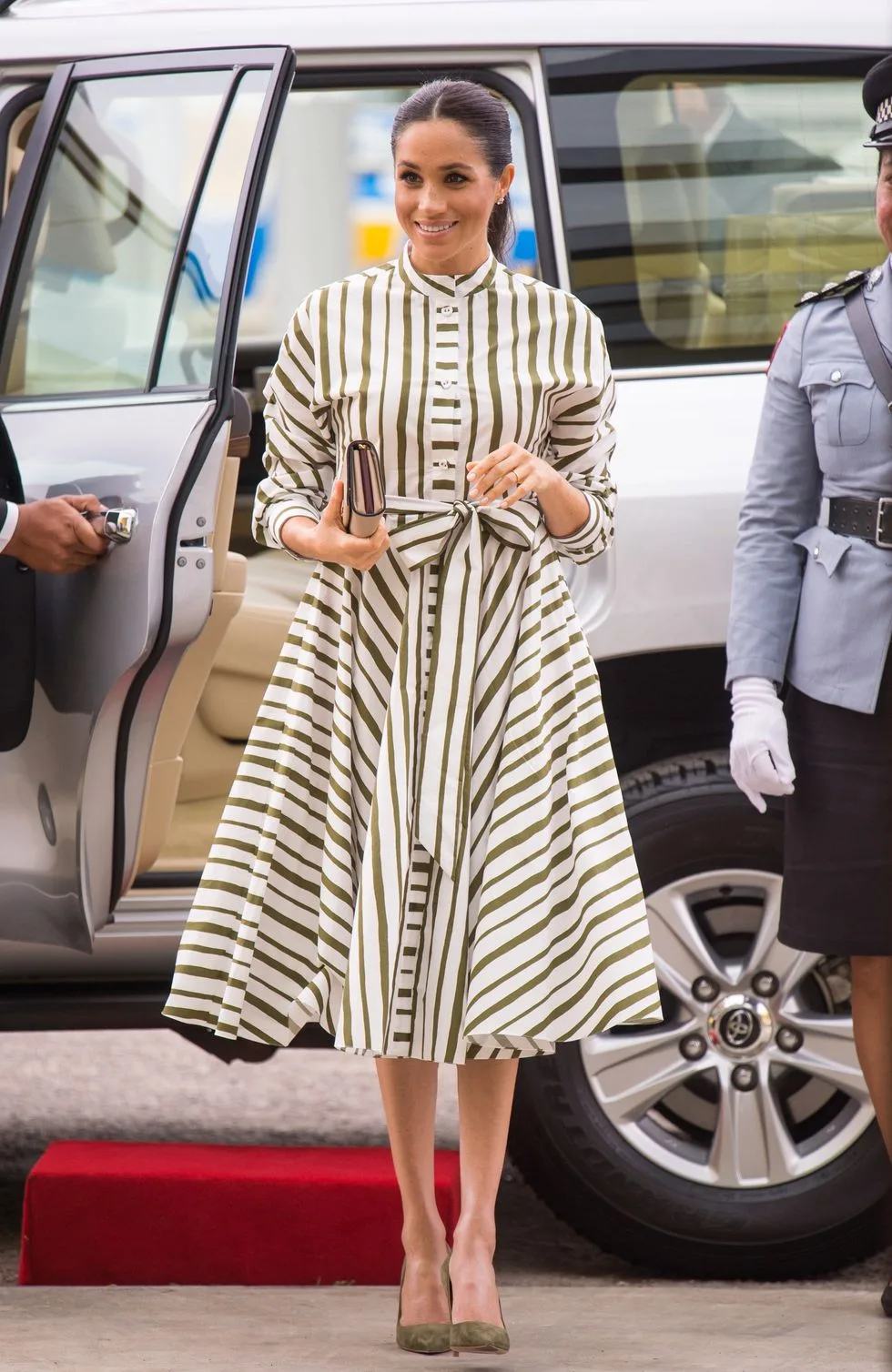 trang phục công du công nương meghan 14