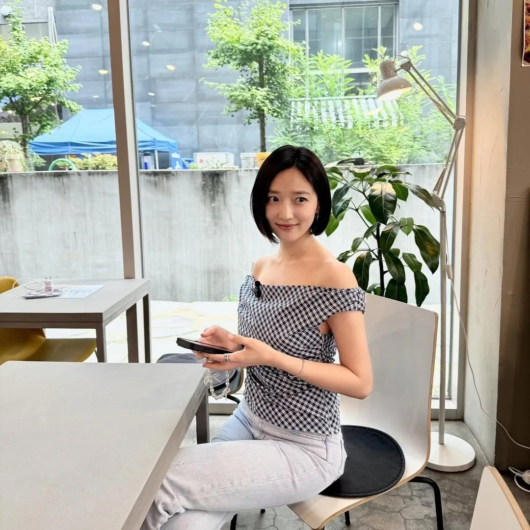 Nữ diễn viên Pyo Ye Jin xinh đẹp và trẻ trung