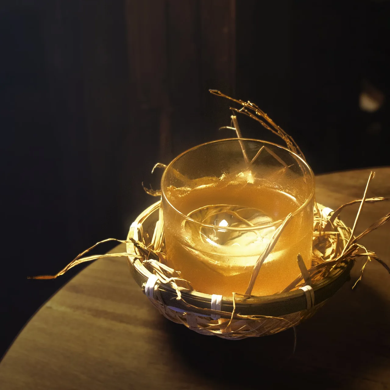 những ly cocktail được chưng cất tại Hai Tô Bar mang hồn Việt đương đại