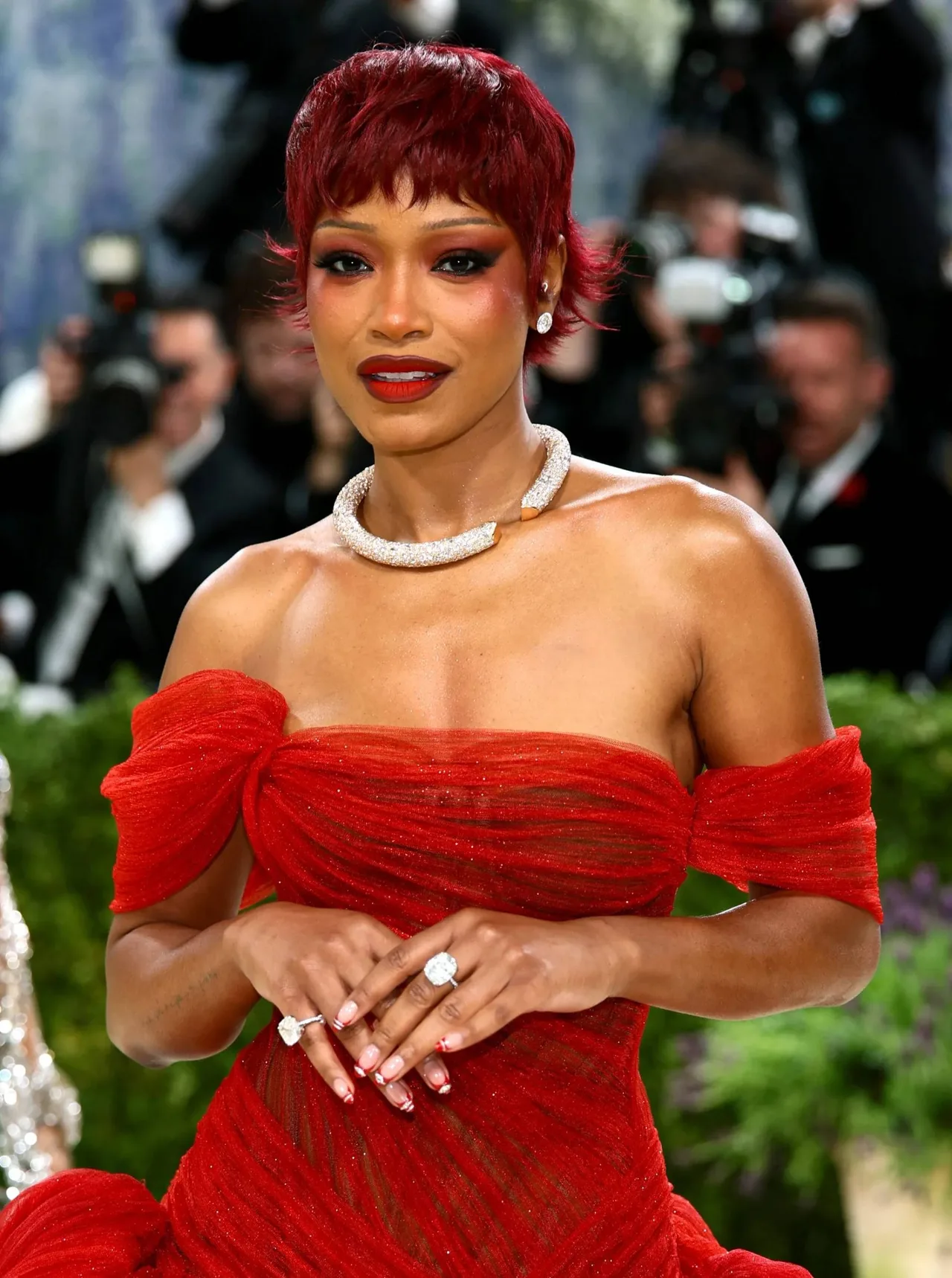 Keke Palmer trang điểm nhấn vào má hồng