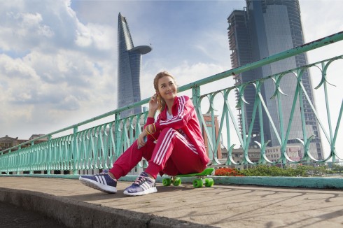 Khả Ngân trẻ trung, nổi bật với trang phục adidas neo