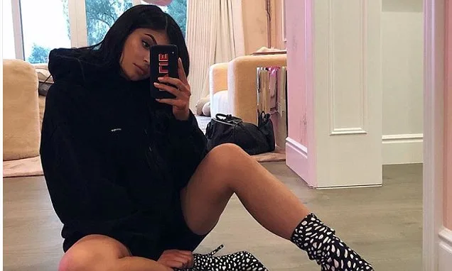 Kylie Jenner 1 Kylie Jenner 1
