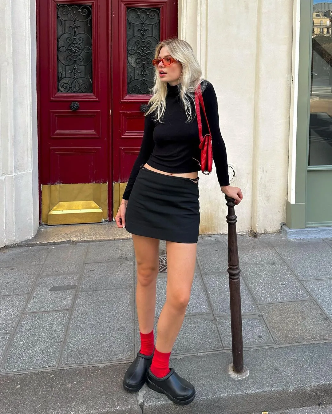 linda.sza diện áo cổ lọ