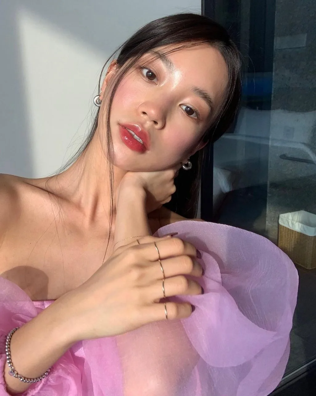 Mặt nạ giấy giúp bạn có làn da căng bóng, mịn màng. Mặt nạ giấy giúp bạn có làn da căng bóng, mịn màng.