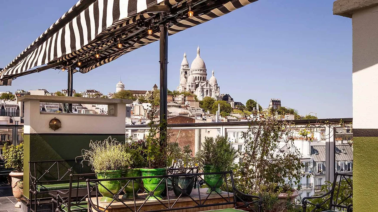 bar rooftop
