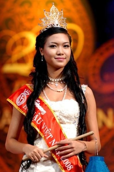Hoa Hậu Trần Thị Thuỳ Dung đăng quang năm 2008
