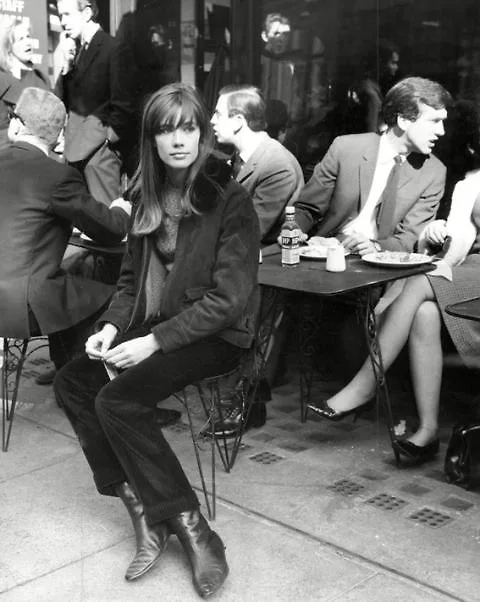 Biểu tượng thời trang đường phố thập niên 60: Francoise Hardy - ELLE.VN
