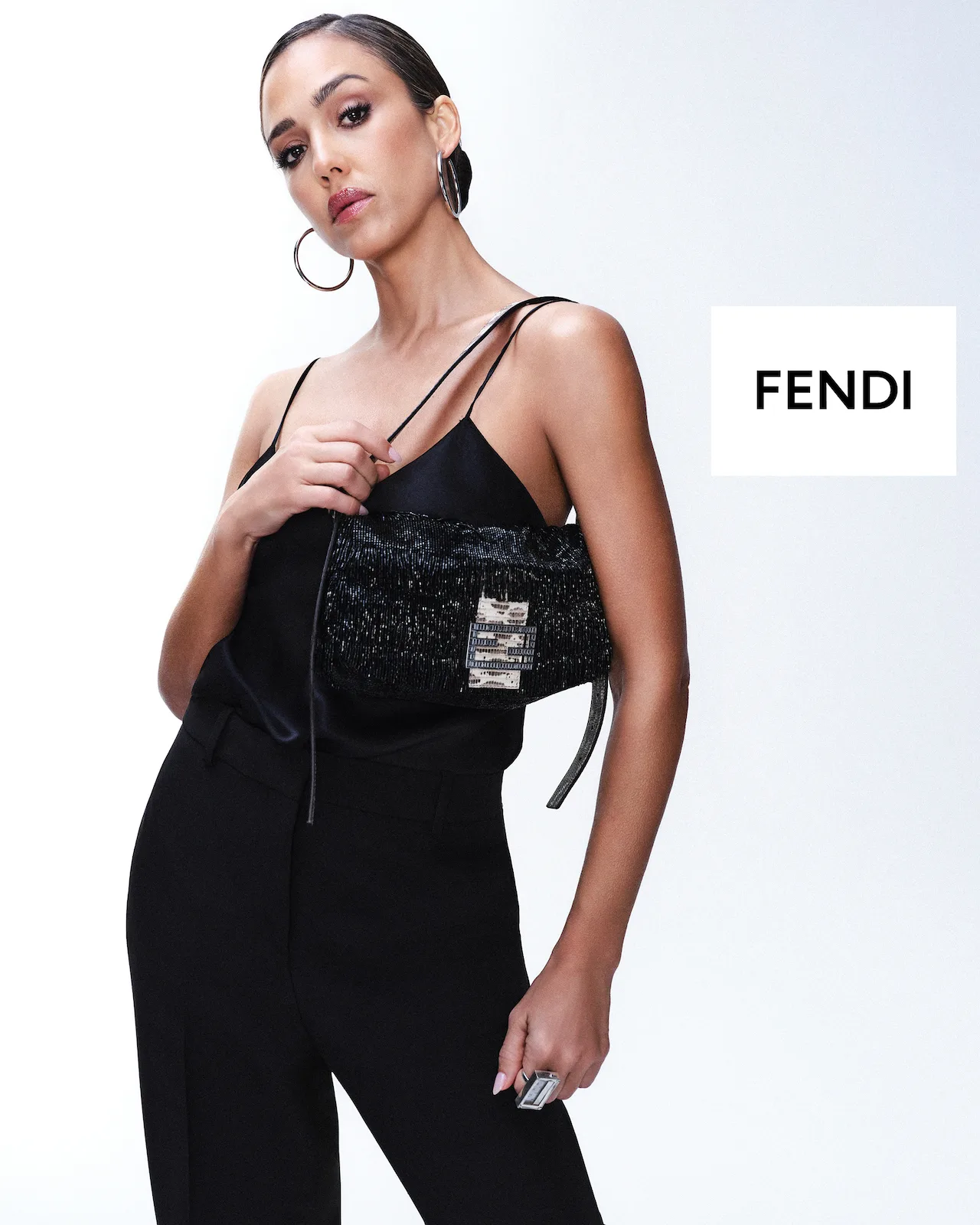 Jessica Alba trong chiến dịch Fendi Baguette