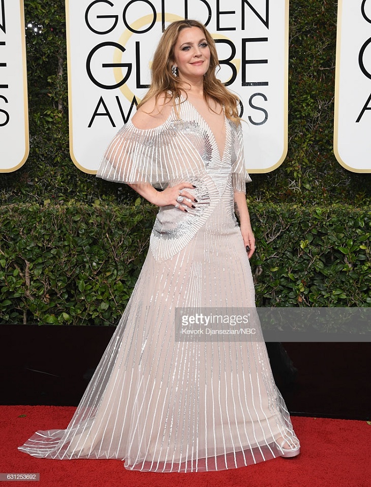 elle việt nam đầm dự tiệc drew barrymore thân hình bánh mì