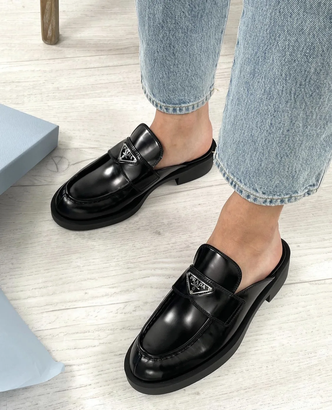 prada loafers hở gót